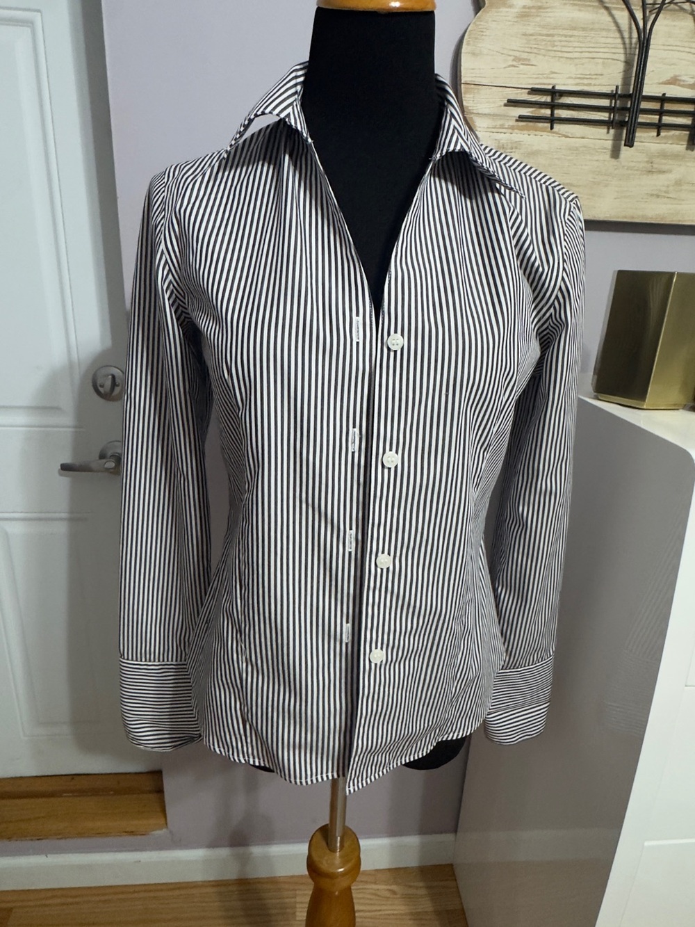 Calvin Klein Striped Shirt – White & Navy Size 4 Like New